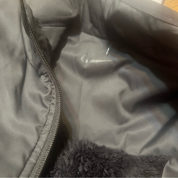 Nike Black Vest Reversible Faux Fur XL - Picture 12 of 13